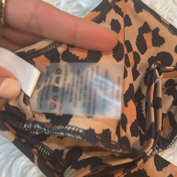 Spell Leopard Print active top - Picture 4 of 7